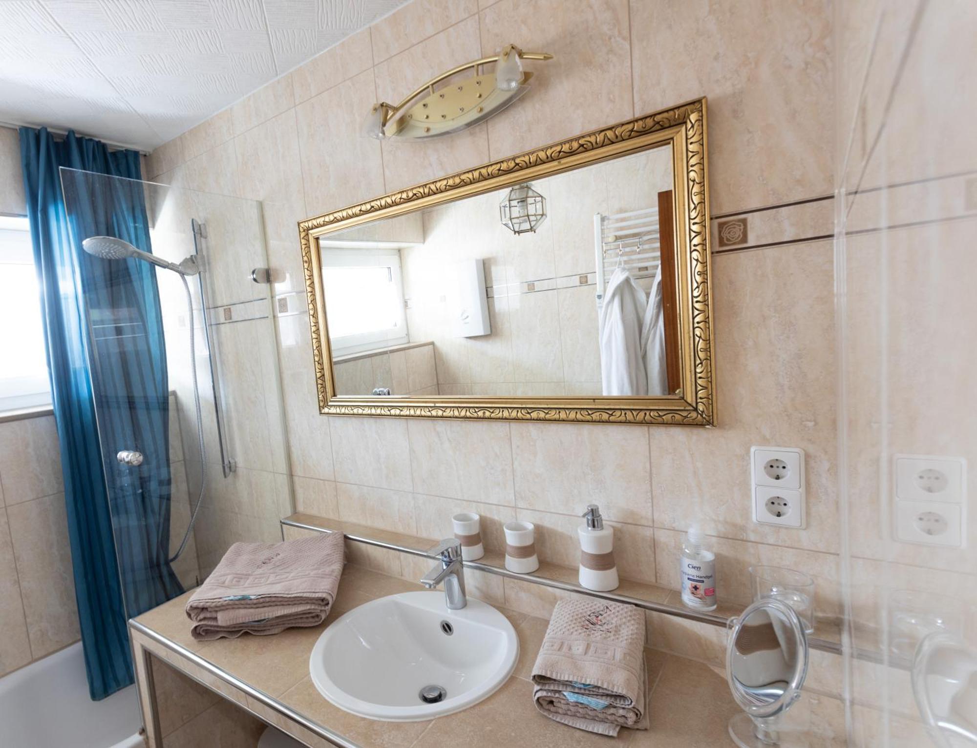 Storchennest - Schoenes, Ruhiges Apartment Mit Sonnenterrasse เทตต์นัง ภายนอก รูปภาพ